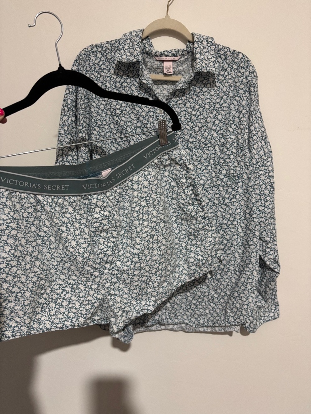 Victoria's Secret Floral Pajama Set Collared Button Long Sleeve Size L Green